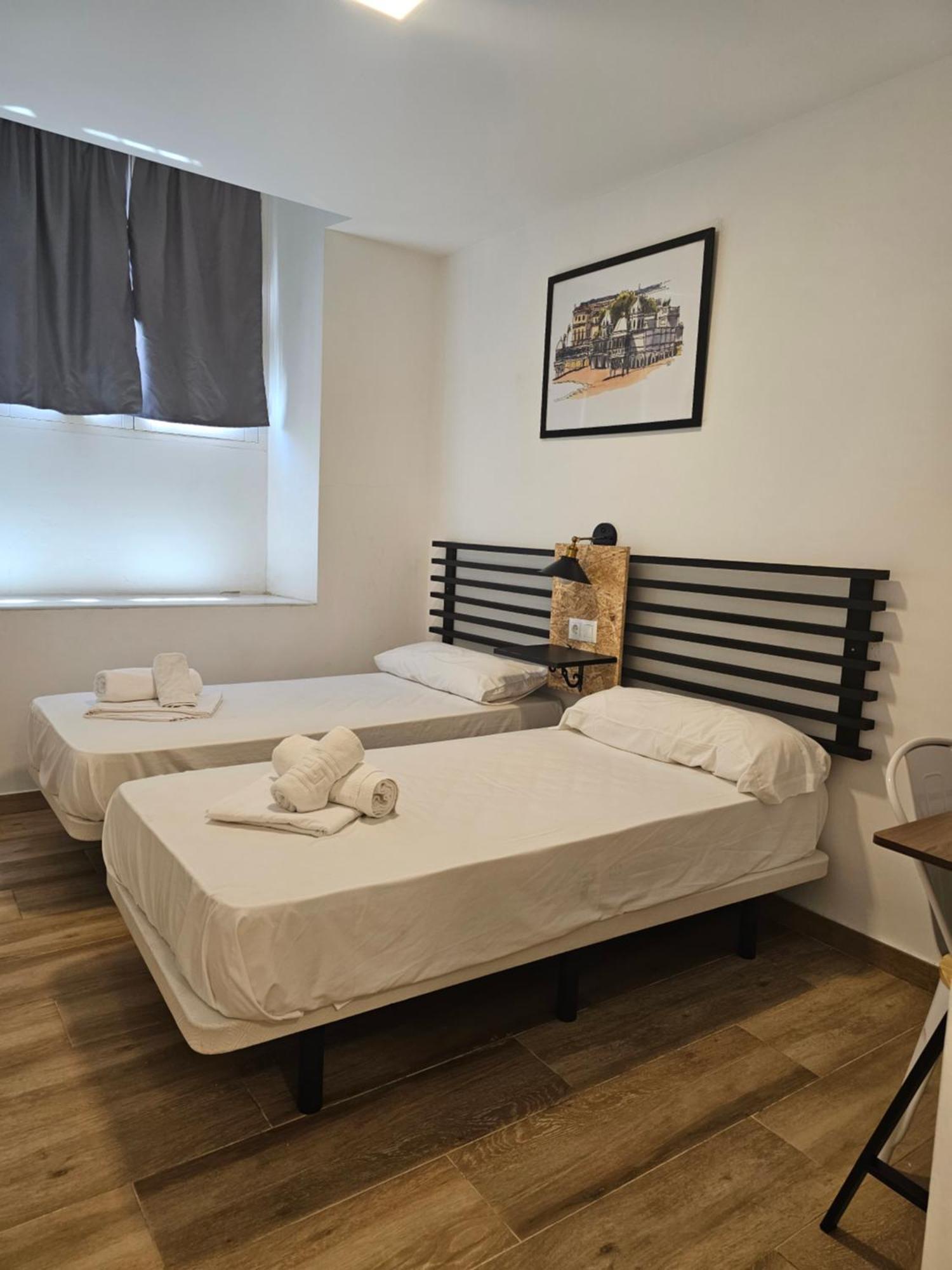 Apartamentos Plaza Santo Domingo Cádiz Exteriör bild